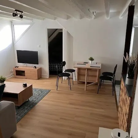 Calme Entre Et Circuit * 勒芒