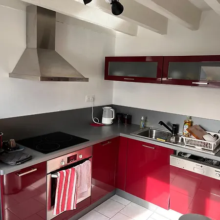 Calme Entre Et Circuit 公寓 *