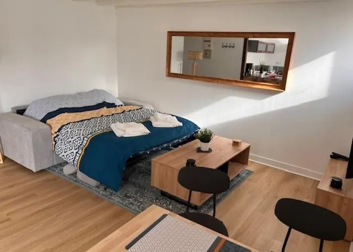 Calme Entre Et Circuit 公寓 *